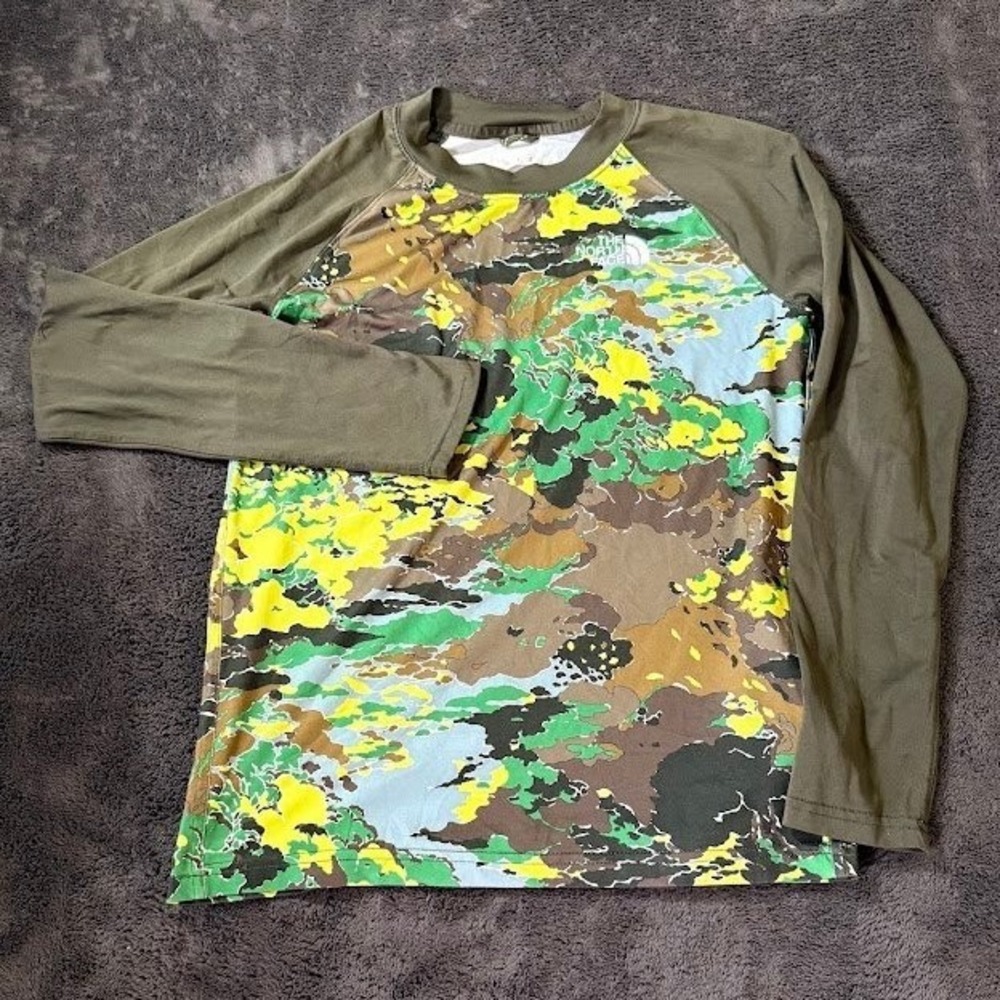 The North Face Boys Long Sleeve Rash Guard UPF 40+ Camo Print Swim Shirt L 14/16